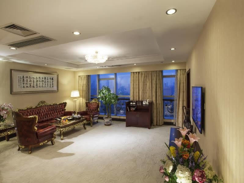 Yutong Hotel Guangzhou Buitenkant foto