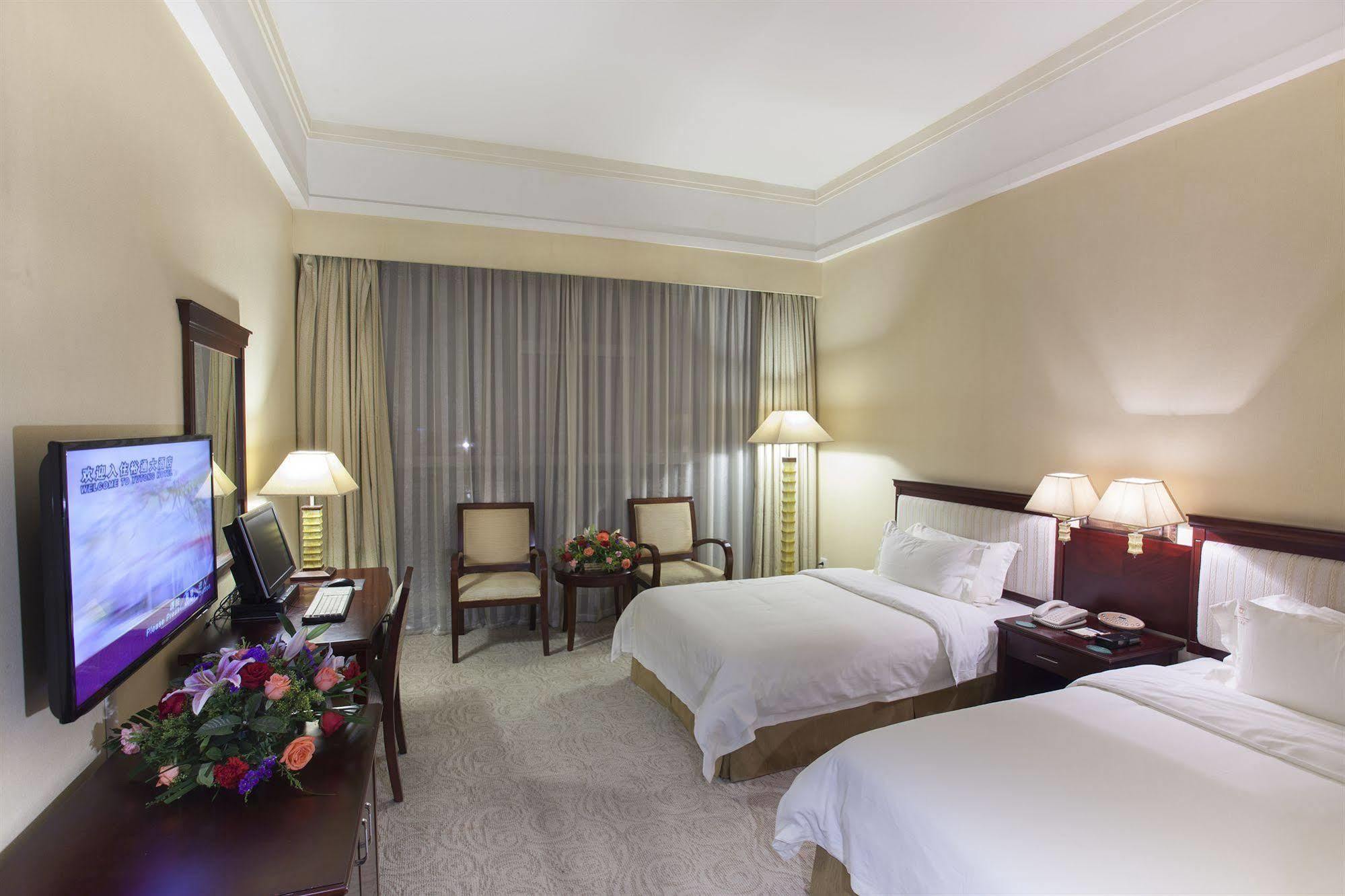 Yutong Hotel Guangzhou Buitenkant foto